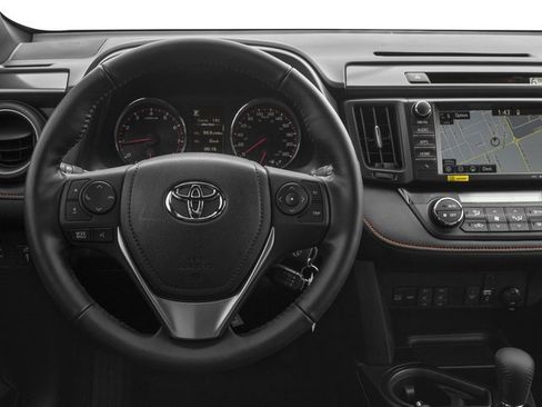 Used 2016 Toyota RAV4 SE FWD image 9