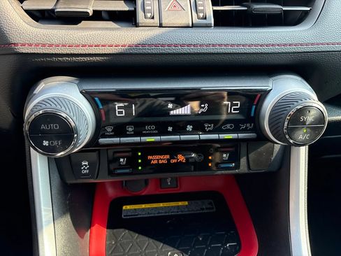 Used 2021 Toyota RAV4 TRD Off-Road AWD/4WD image 21
