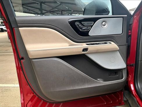 Used 2020 Lincoln Aviator Reserve w/ Equipment Group 202A image 17