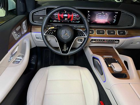 Used 2025 Mercedes-Benz GLE 450 4MATIC image 41