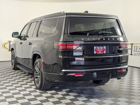 Certified 2024 Jeep Wagoneer L Series II w/ Flexible Seating Group image 2