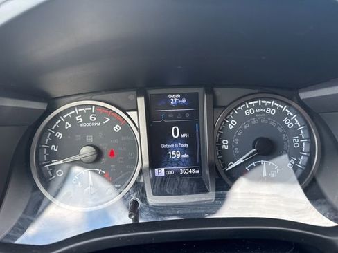 Used 2021 Toyota Tacoma TRD Off-Road image 11