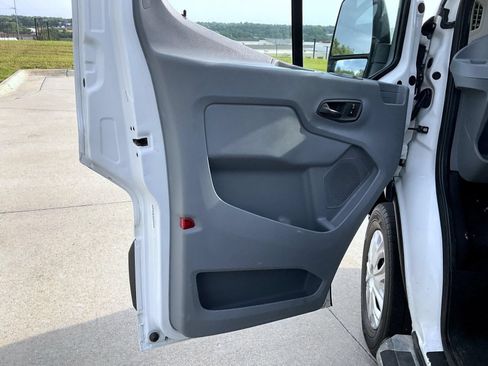 Used 2018 Ford Transit 250 130 Low Roof w/ Exterior Upgrade Package RWD image 10
