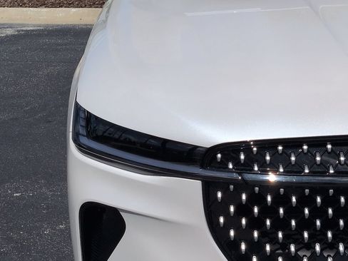Certified 2025 Lincoln Nautilus Premier AWD/4WD image 10