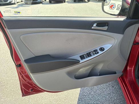 Used 2016 Hyundai Accent SE w/ Option Group 02 FWD image 18