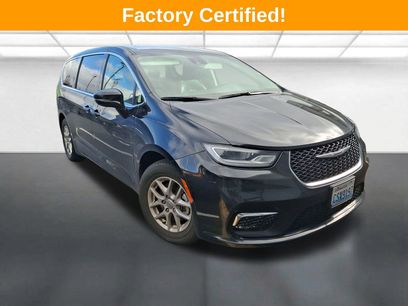 Certified 2024 Chrysler Pacifica Touring-L