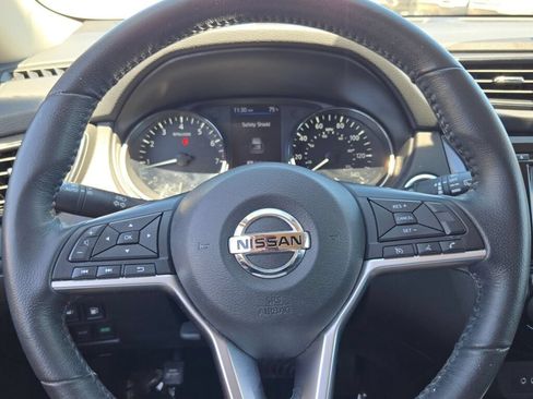 Used 2018 Nissan Rogue SV FWD image 34