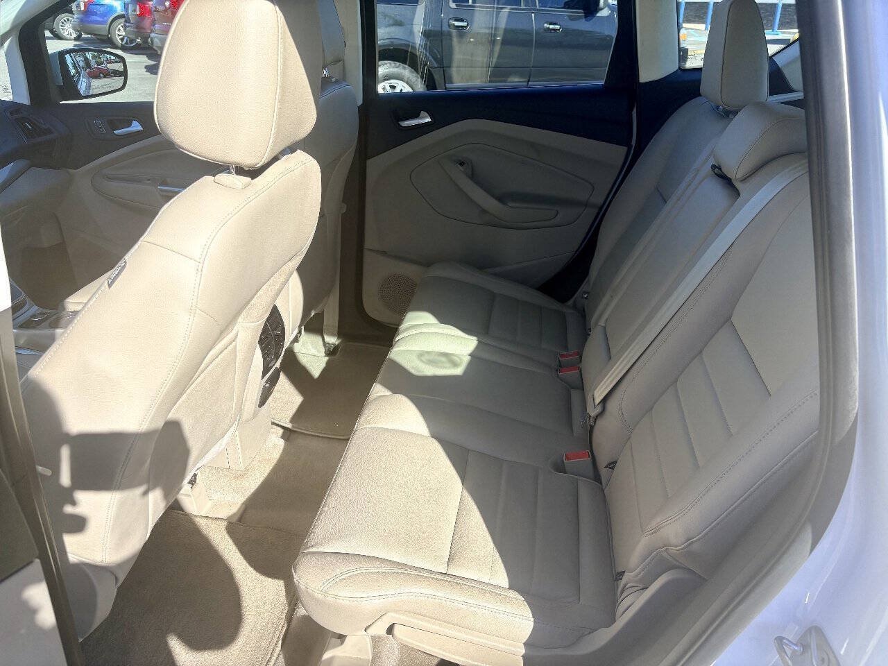 Used 2014 Ford C-MAX Energi SEL FWD image 21