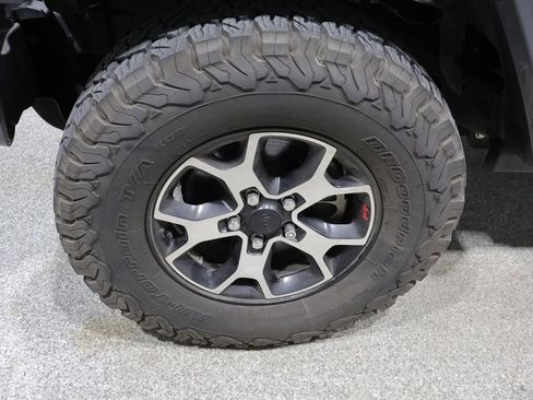 Used 2021 Jeep Wrangler Unlimited Rubicon AWD/4WD image 10