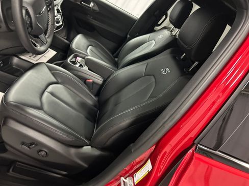 New 2026 Chrysler Pacifica Select image 10