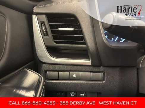 Certified 2025 Nissan Rogue SV image 17