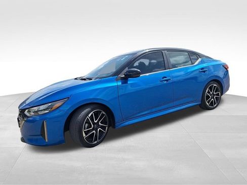 Certified 2024 Nissan Sentra SR w/ SR Premium Package FWD image 4