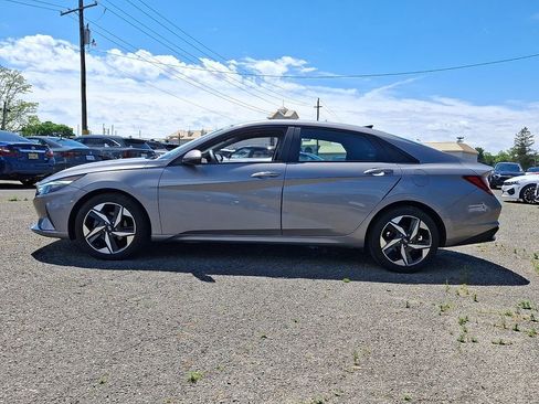Used 2023 Hyundai Elantra SEL w/ Convenience Package FWD image 4