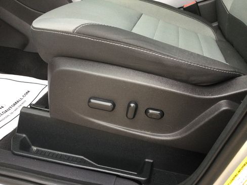 Used 2016 Ford Escape SE image 8