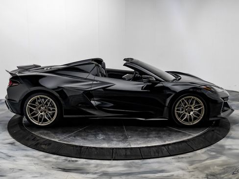 Used 2023 Chevrolet Corvette Z06 image 22