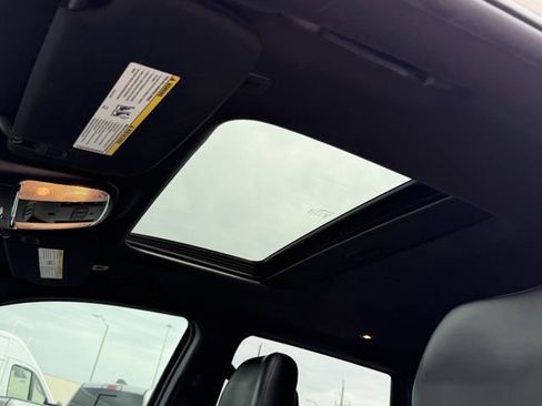 Used 2018 Jeep Grand Cherokee Limited image 16