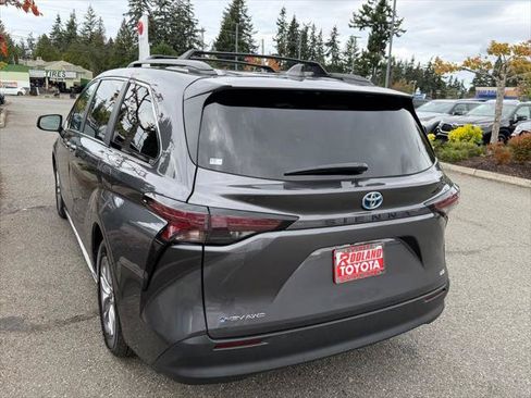 Certified 2025 Toyota Sienna LE w/ LE Plus Package AWD/4WD image 9