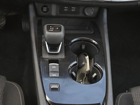 Used 2025 Nissan Rogue SV FWD image 15