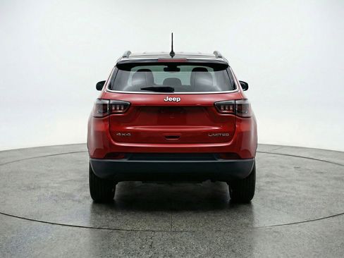 Used 2025 Jeep Compass Limited image 7