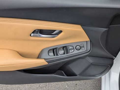 Used 2023 Nissan Sentra SV w/ SV Premium Package FWD image 9