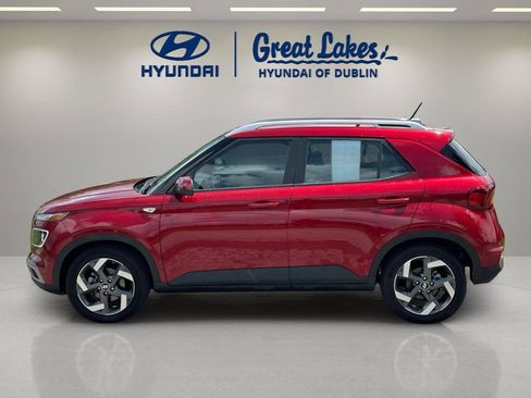 Used 2024 Hyundai Venue Limited FWD image 2