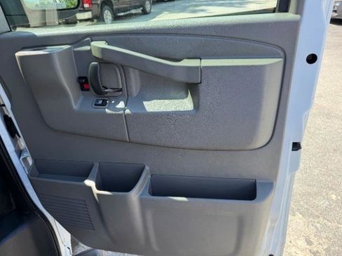 Used 2017 Chevrolet Express 3500 LT w/ LT Preferred Equipment Group RWD image 27