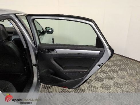 Used 2013 Volkswagen Passat 2.5 SE FWD image 28