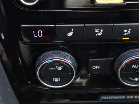 Used 2020 Volkswagen Passat 2.0T SEL image 27