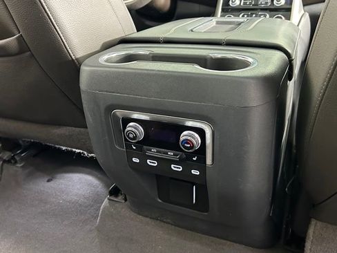Used 2024 GMC Yukon Denali w/ Denali Reserve Package image 13