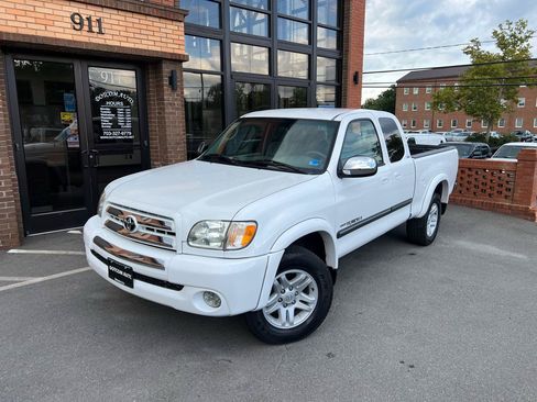 Used 2004 Toyota Tundra SR5 AWD/4WD image 1