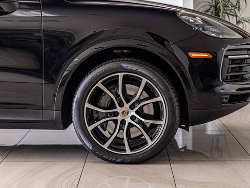 Used 2022 Porsche Cayenne S Platinum image 10