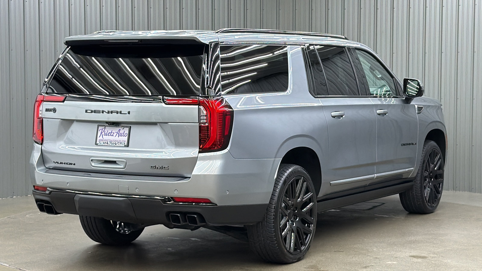 Used 2026 GMC Yukon XL Denali w/ Sun & Power Step Package AWD/4WD image 5