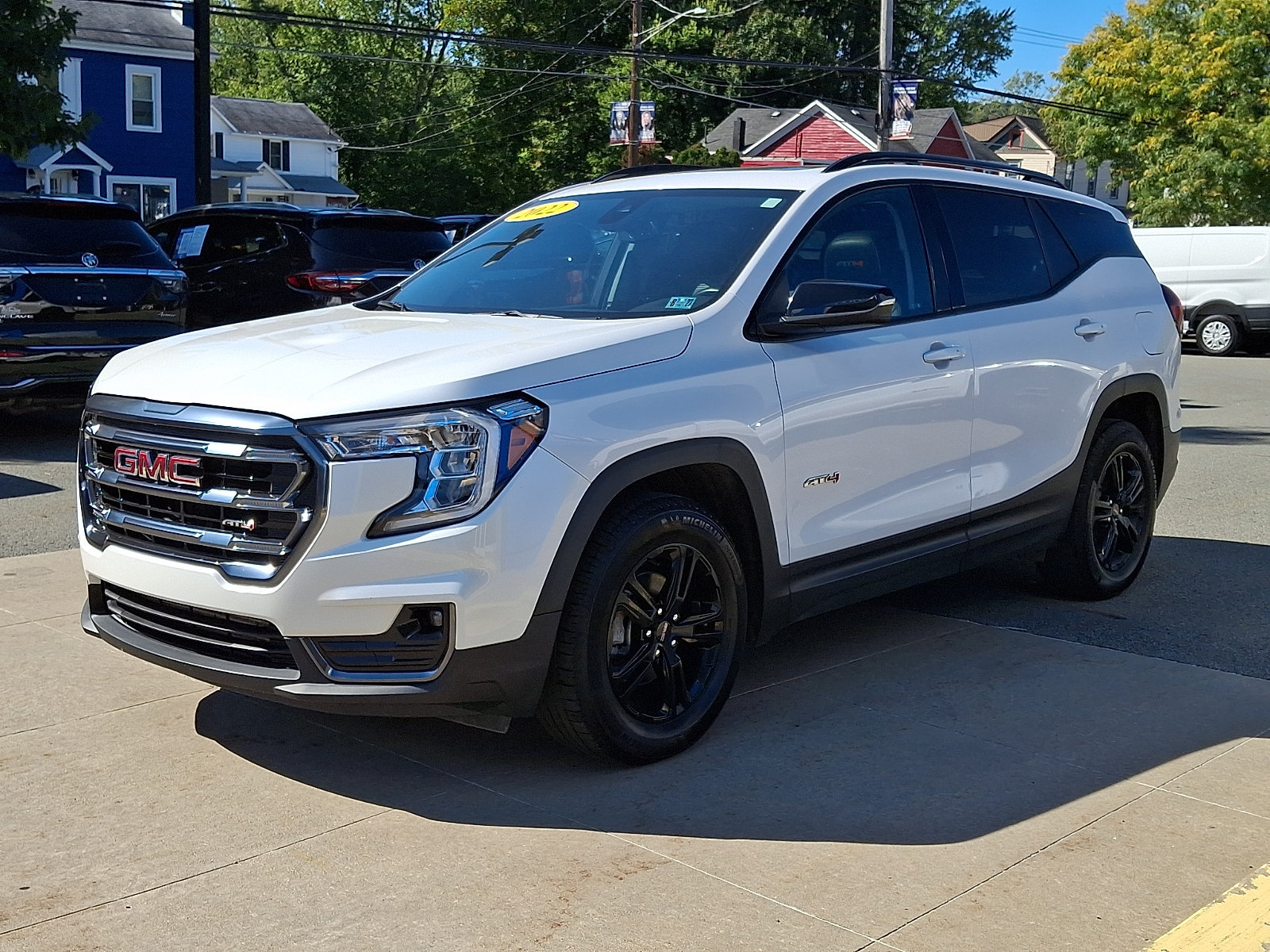 Used 2022 GMC Terrain AT4 AWD/4WD image 3