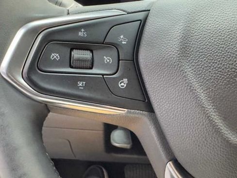 Used 2024 Chevrolet Trax LT w/ Driver Confidence Package FWD image 28