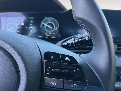 New 2025 Hyundai Elantra SEL FWD image 13