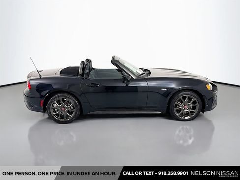 Used 2018 FIAT 124 Spider Abarth w/ Convenience Group RWD image 4