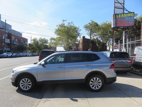 Used 2019 Volkswagen Tiguan SE w/ Panoramic Sunroof Package AWD/4WD image 7