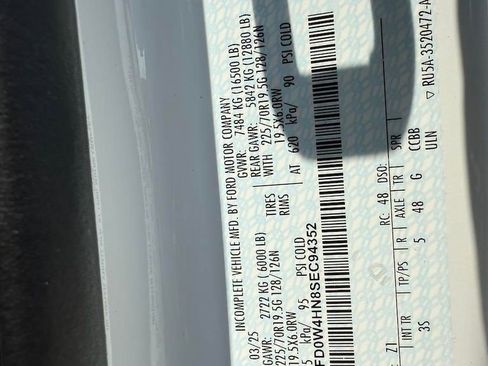 New 2025 Ford F450 XLT w/ XLT Value Package image 4