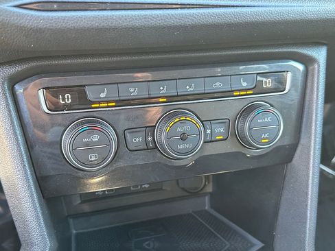 Used 2021 Volkswagen Tiguan SEL image 25