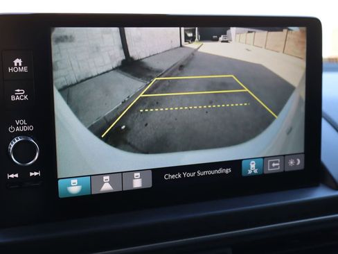 Used 2025 Honda Pilot EX-L image 8