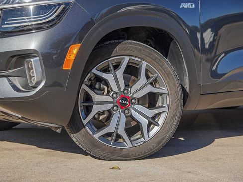 Used 2023 Kia Seltos SX image 2