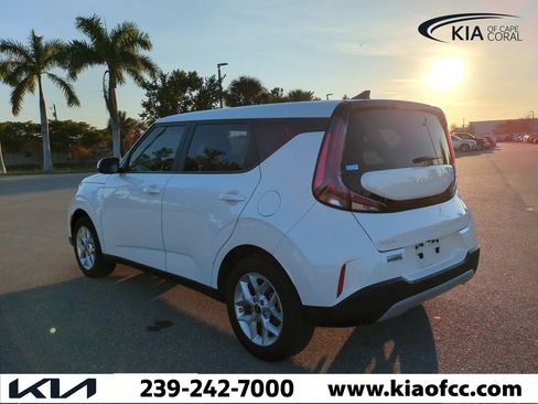 Certified 2023 Kia Soul LX w/ Option Group 015 image 7