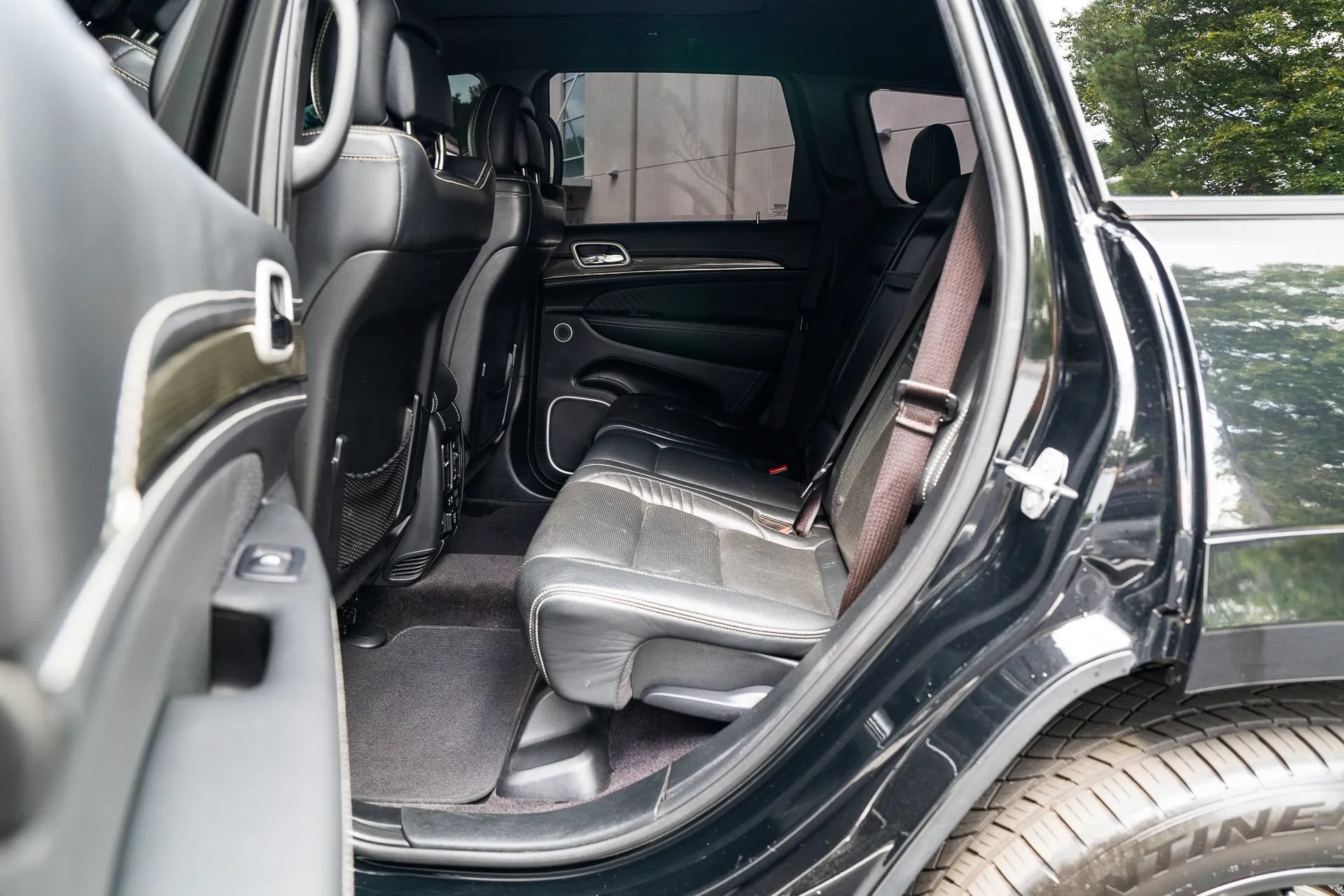 Used 2018 Jeep Grand Cherokee Trackhawk AWD/4WD image 29