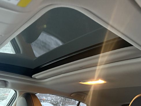 Used 2023 Subaru Crosstrek 2.5i Limited w/ Moonroof Package image 16