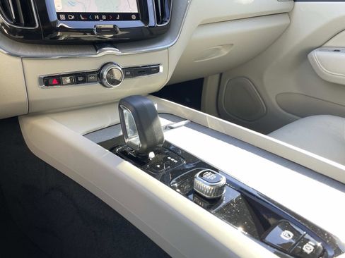 Certified 2024 Volvo XC60 B5 Plus w/ Protection Package Premier image 29