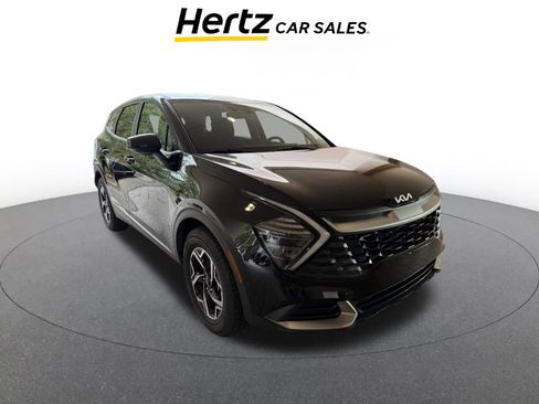 Used 2025 Kia Sportage LX image 1