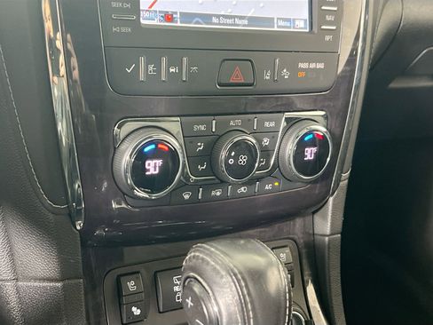 Used 2017 Buick Enclave Premium image 16