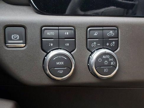 New 2025 GMC Sierra 2500 SLT w/ SLT Convenience Package image 33