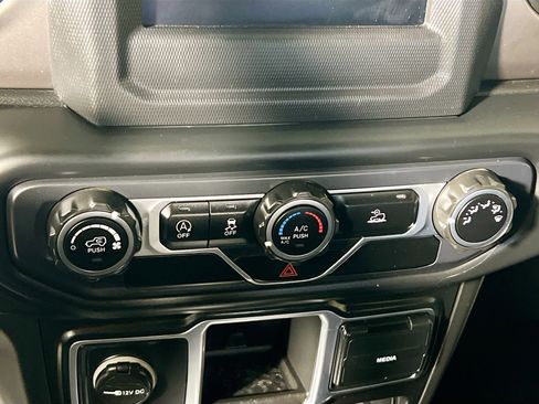 Used 2020 Jeep Gladiator Sport AWD/4WD image 26