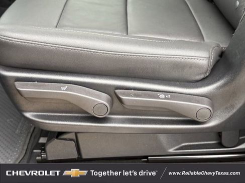 Used 2025 Chevrolet Suburban Z71 AWD/4WD image 30